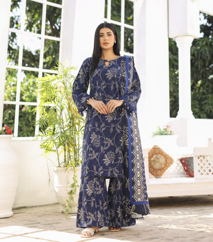 3 piece Khaddar Suit-Embellieshed (Pret)